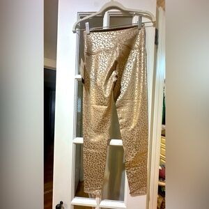 Beyond Yoga metallic gold leopard leggings size small